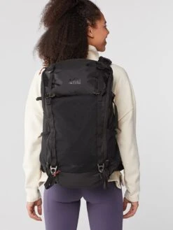 REI Trail 40 -Bag Series Store 1000 147
