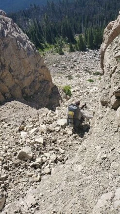 Seek Outside Flight One -Bag Series Store scramble